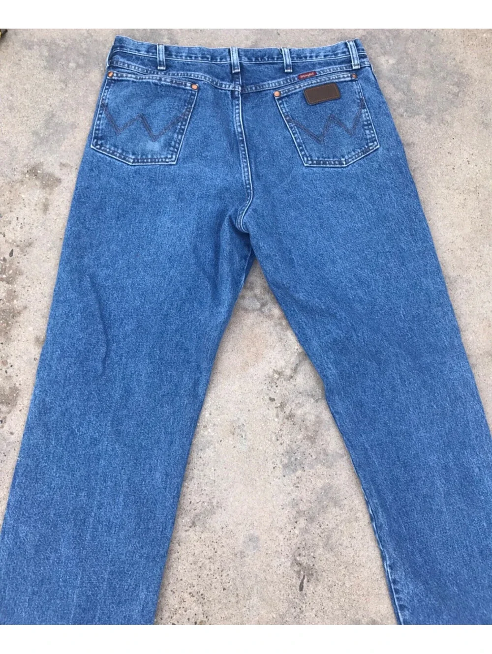 Wrangler Regular Fit Men's Jeans 36 x 32 Blue Medium Wash Straight Leg RN 130273